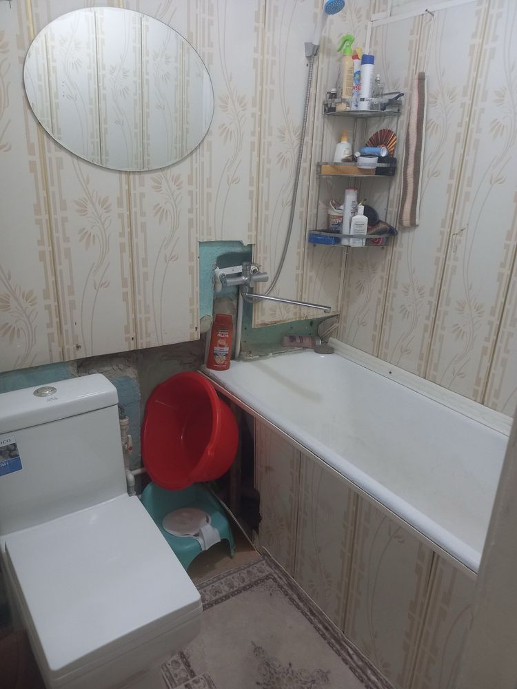 Продаётся 1 ком 40 квад. ОКТЯБРЬ