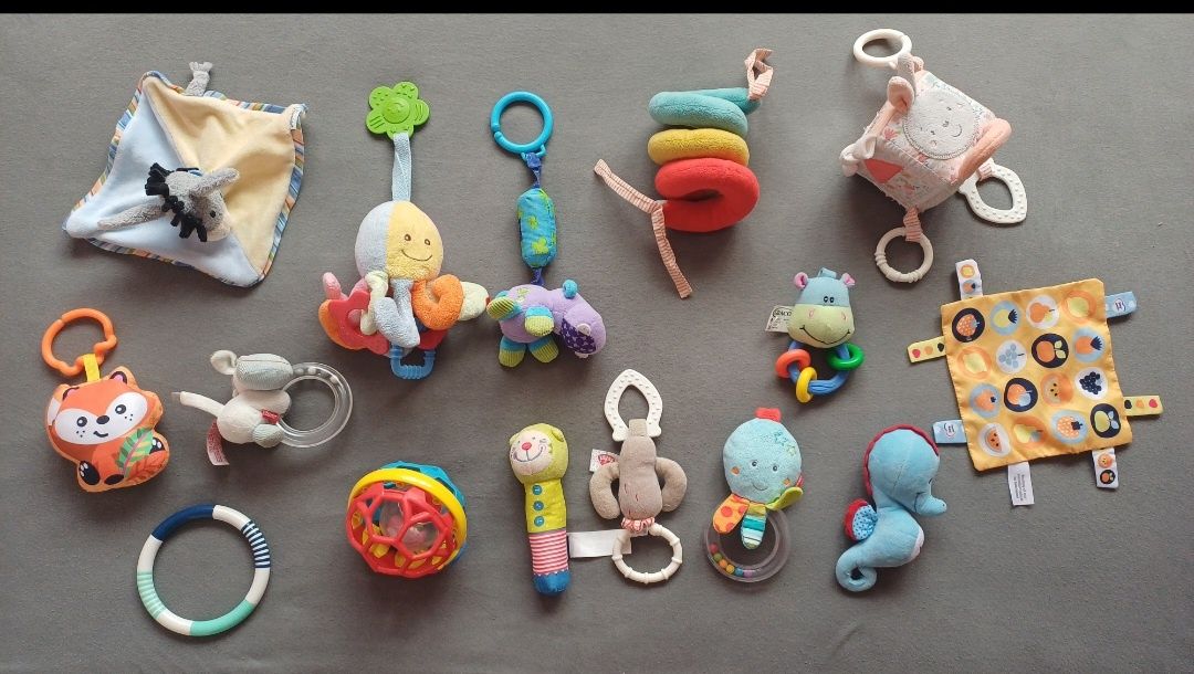Играчки за бебе лот