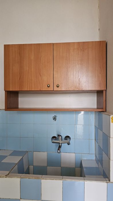 Продавам кухненски шкафове