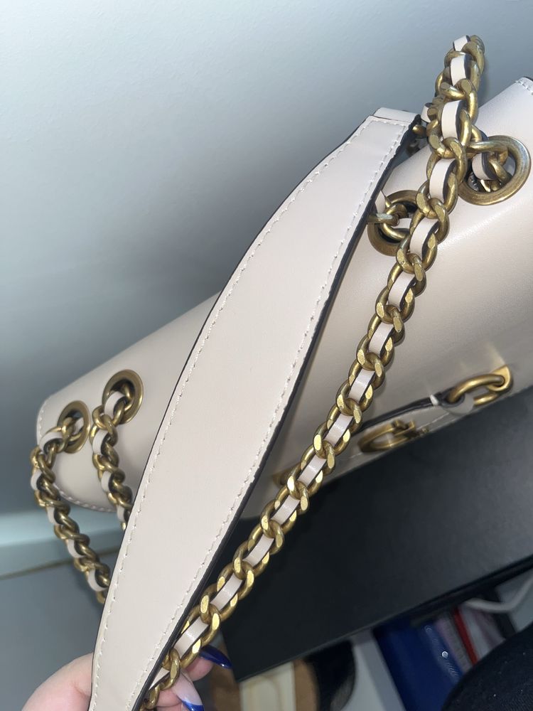 Дамска чанта Guess Izzy