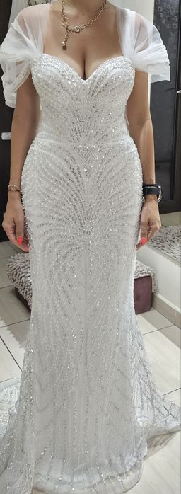 Rochia mea de mireasa , purtata o singura data cu trena detasabila