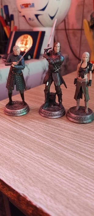 De vânzare set figurine