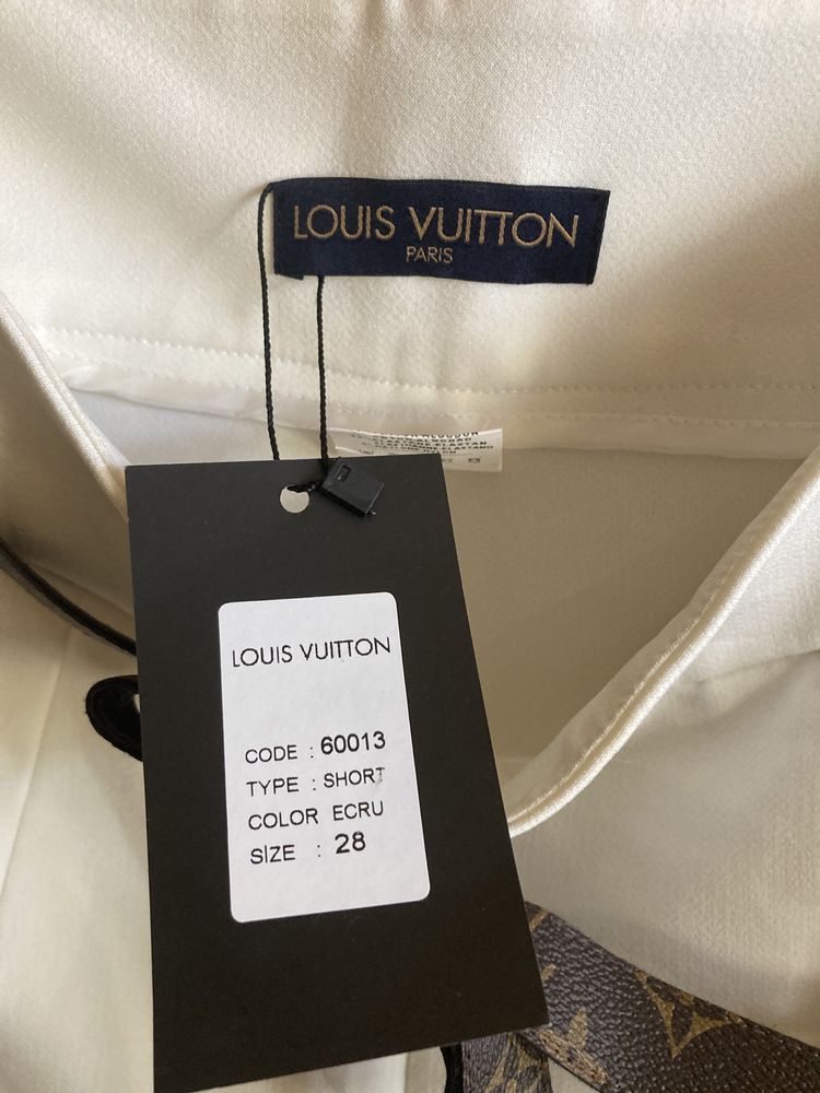 Блуза Fendi и пола Louis Voutton