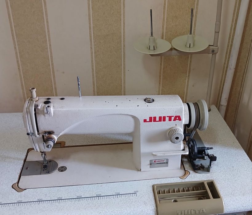 Tikuv mashinasi ( JUITA motorli )