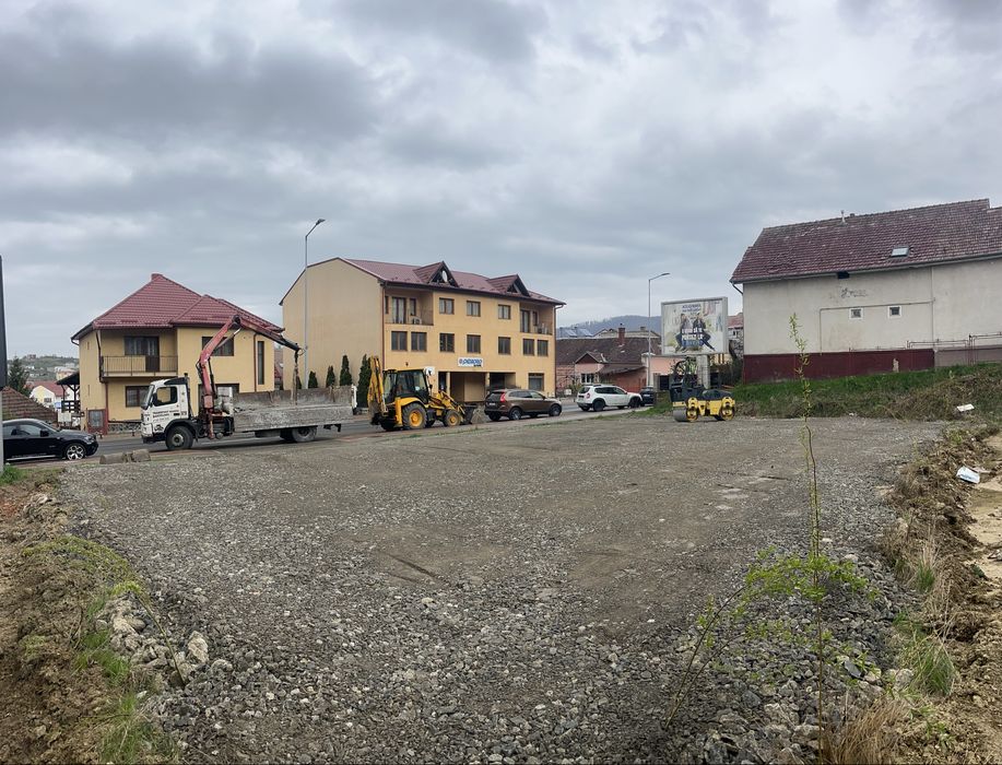 Transport marfa(nisip,piatra,pamant),inchiriez buldoexcavator,camion