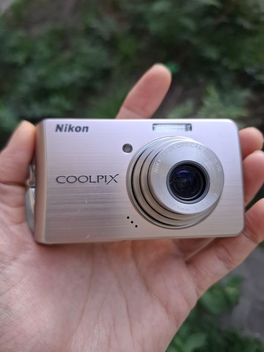 Компактен дигитален фотоапарат NIKON COOLPIX S520