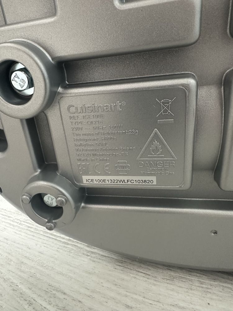 Aparat de facut inghetata cu compresor integrat Cuisinart ICE100E