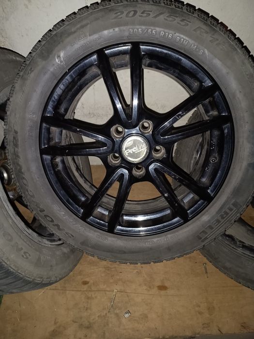 Vand 4 genti cu anvelope de iarna 5x108x16 Peugeot