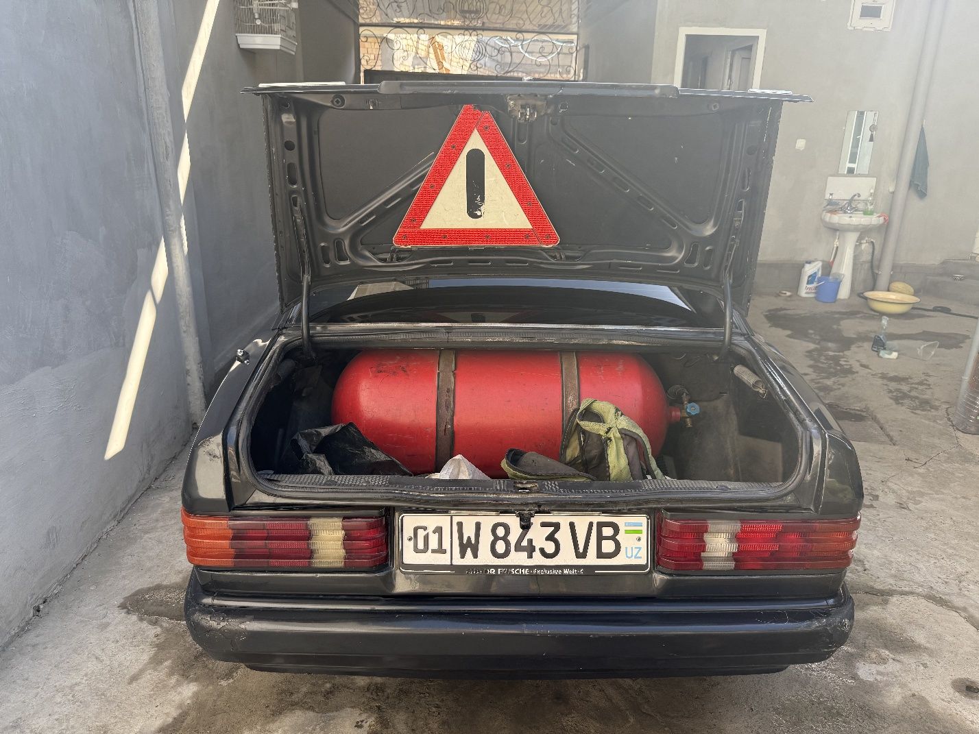 Mercedes 190 inomarka sotiladi