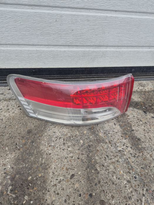 Stop/Triplă Stinga Spate Aripă Toyota Avensis T27 Break 2009-2012.