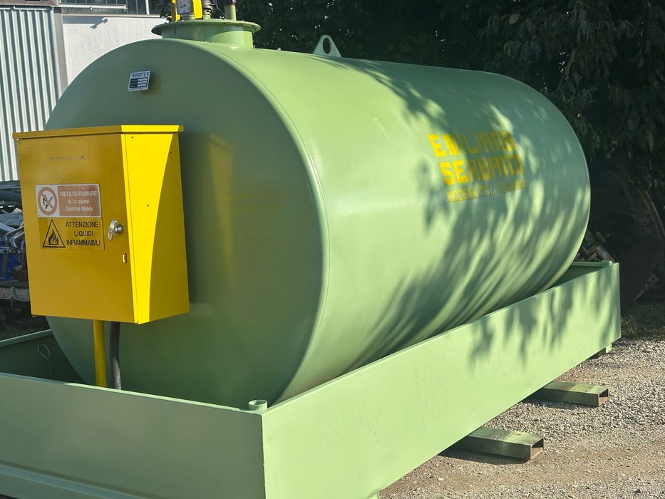 Cisterna motorina 7000 l/Bazin/Tank