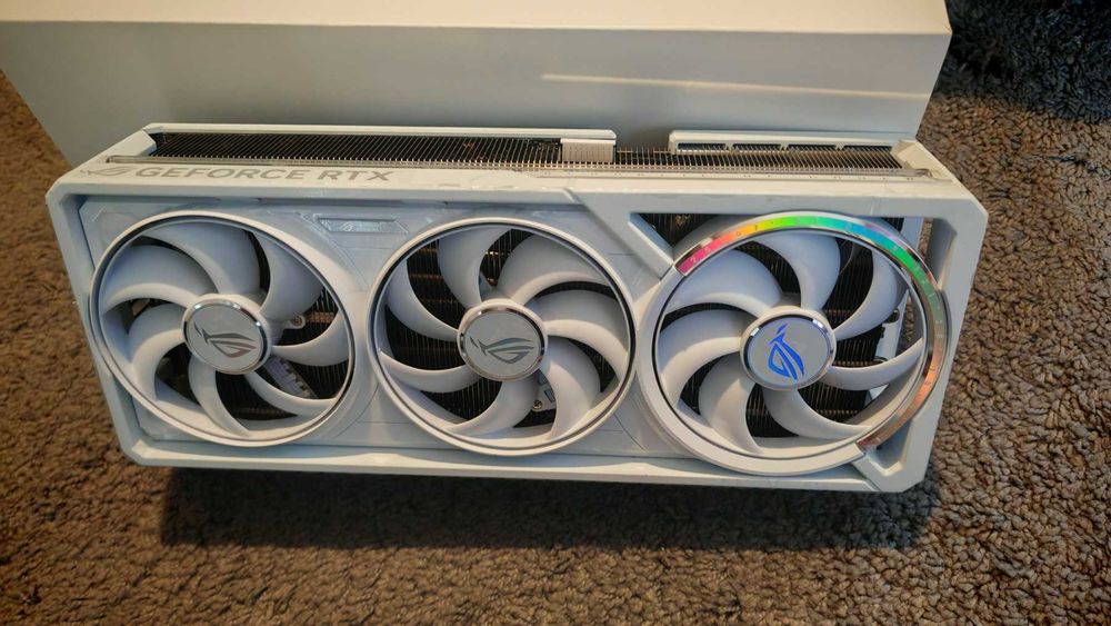 НОВА ! Видео Карта ASUS RTX 5080 ROG ASTRAL OC WHITE 16GB GDDR7 256bit