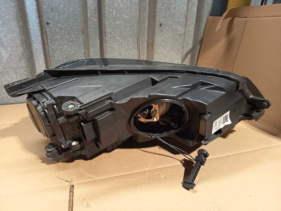 far vw golf 7 stanga bi-xenon