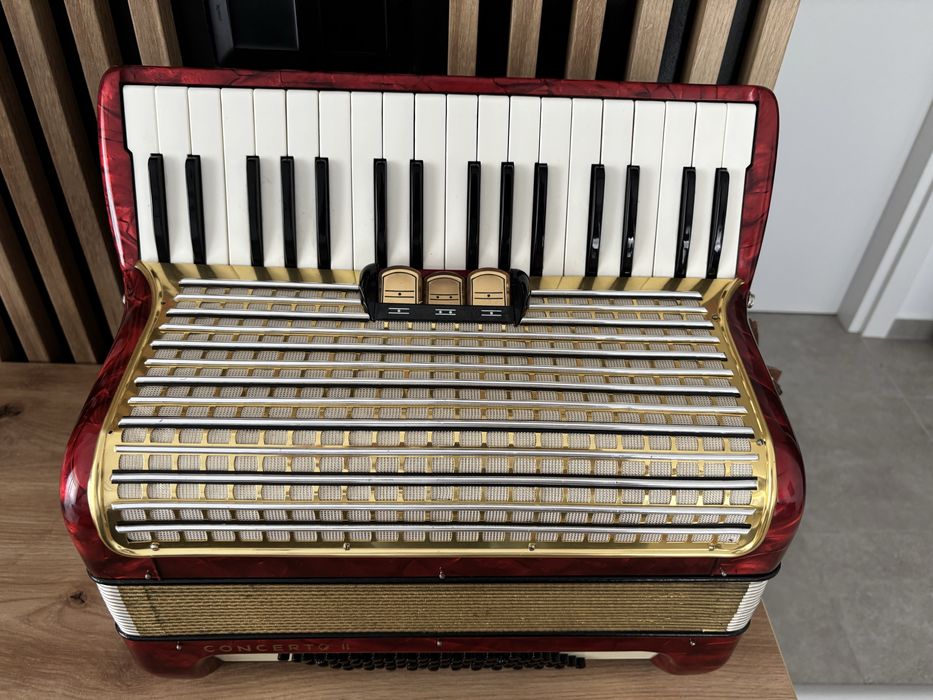 Acordeon Hohner Concerto 2 cu 72 de basi
