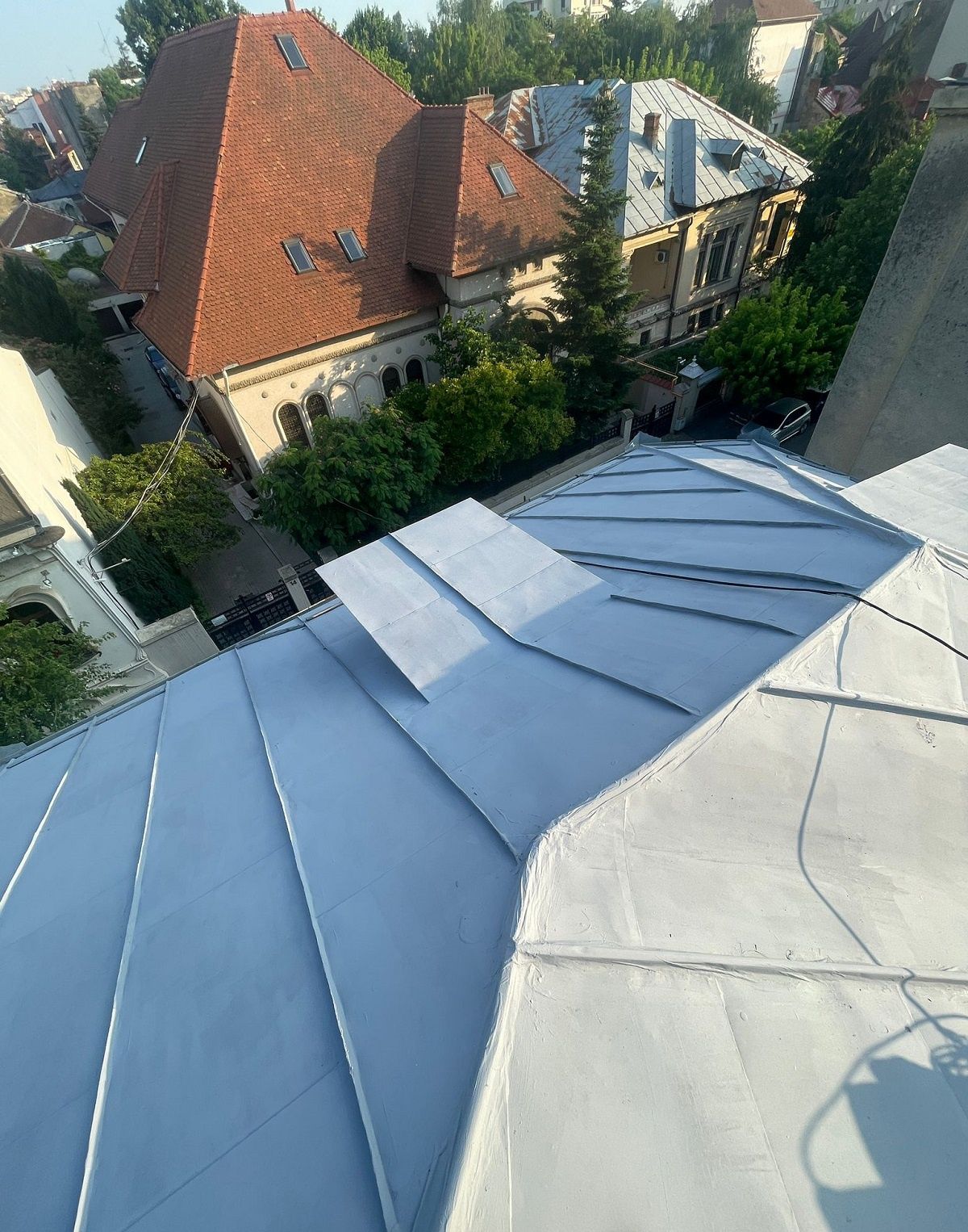 Vopsim orice tip de tablă pe acoperisuri la case/vile/biserici, struct