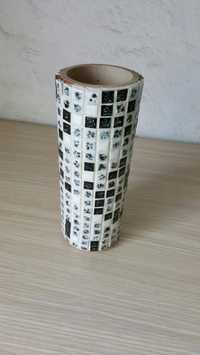 Vaza din mozaic alb negru