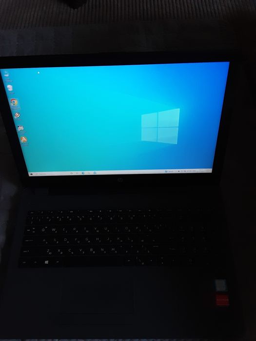Лаптоп HP 250gb,core i3-6006U with  Intel HD