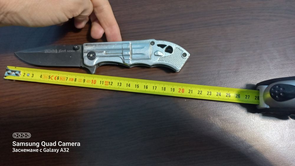 Джобен нож интересна форма