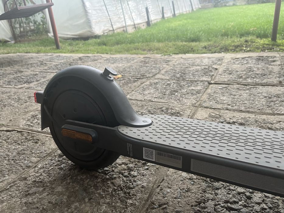 Продавам електрическа тротинетка xiomi electric 3 lite