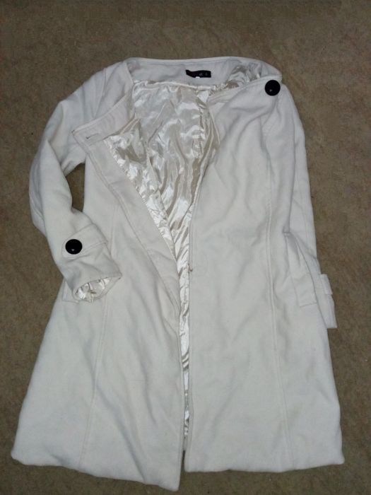 Отдам за Вашу цену, рюкзак жёлтый и женская одежда