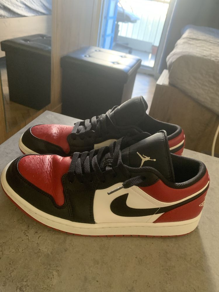 Air jordan low red