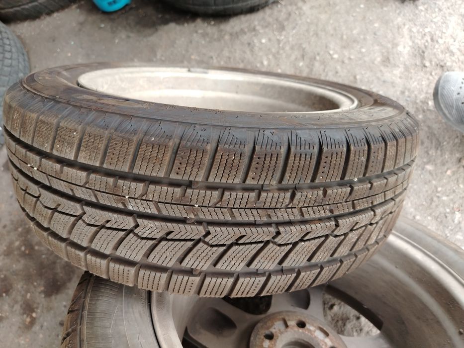 Зимни гуми 185/60/15 с Джанти 5*100
