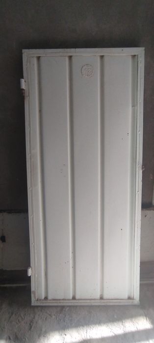 Darvoza sotiladi, bo'yi 2.16, eni 95sm