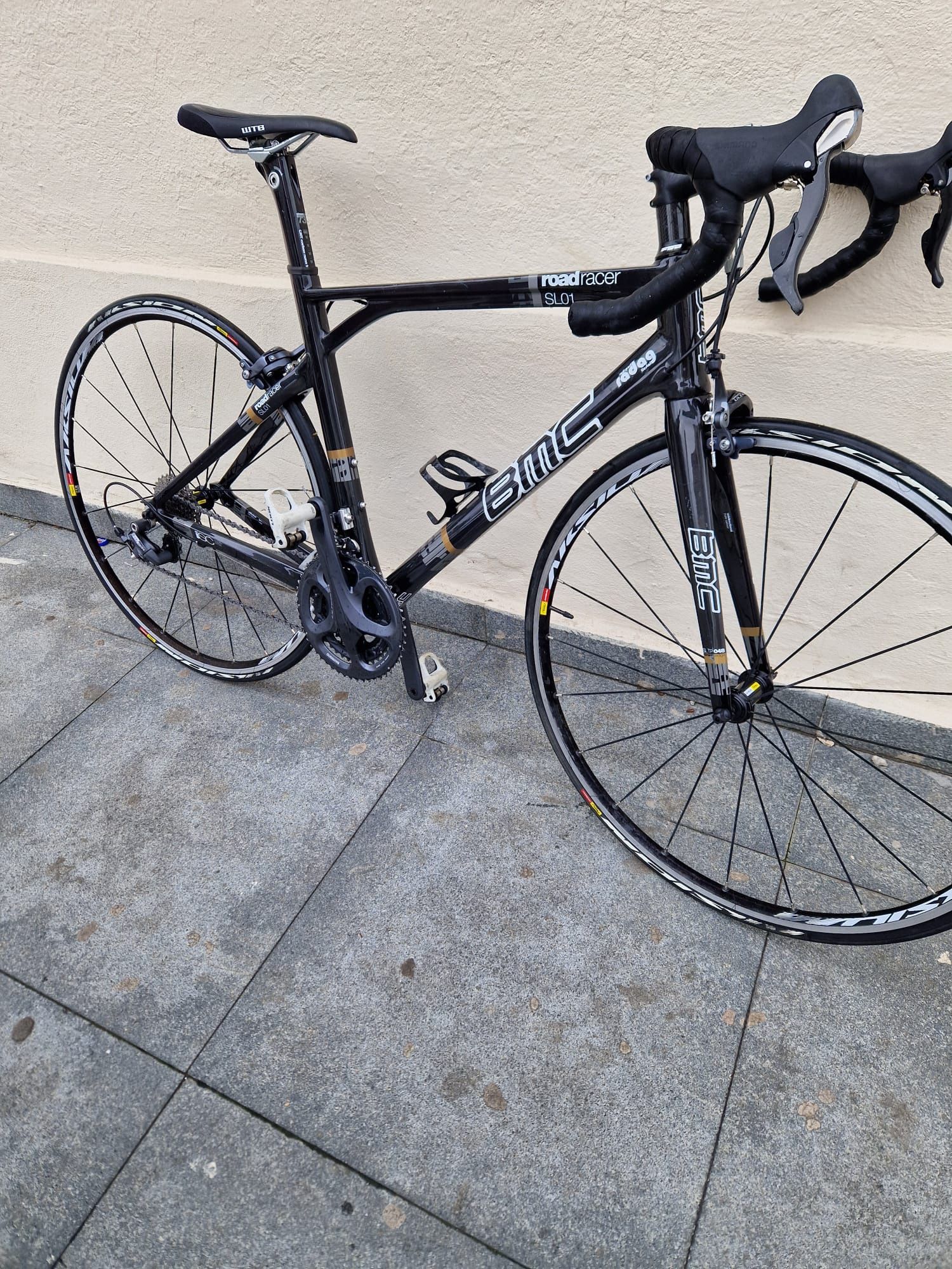 Cursiera full carbon BMC road racer