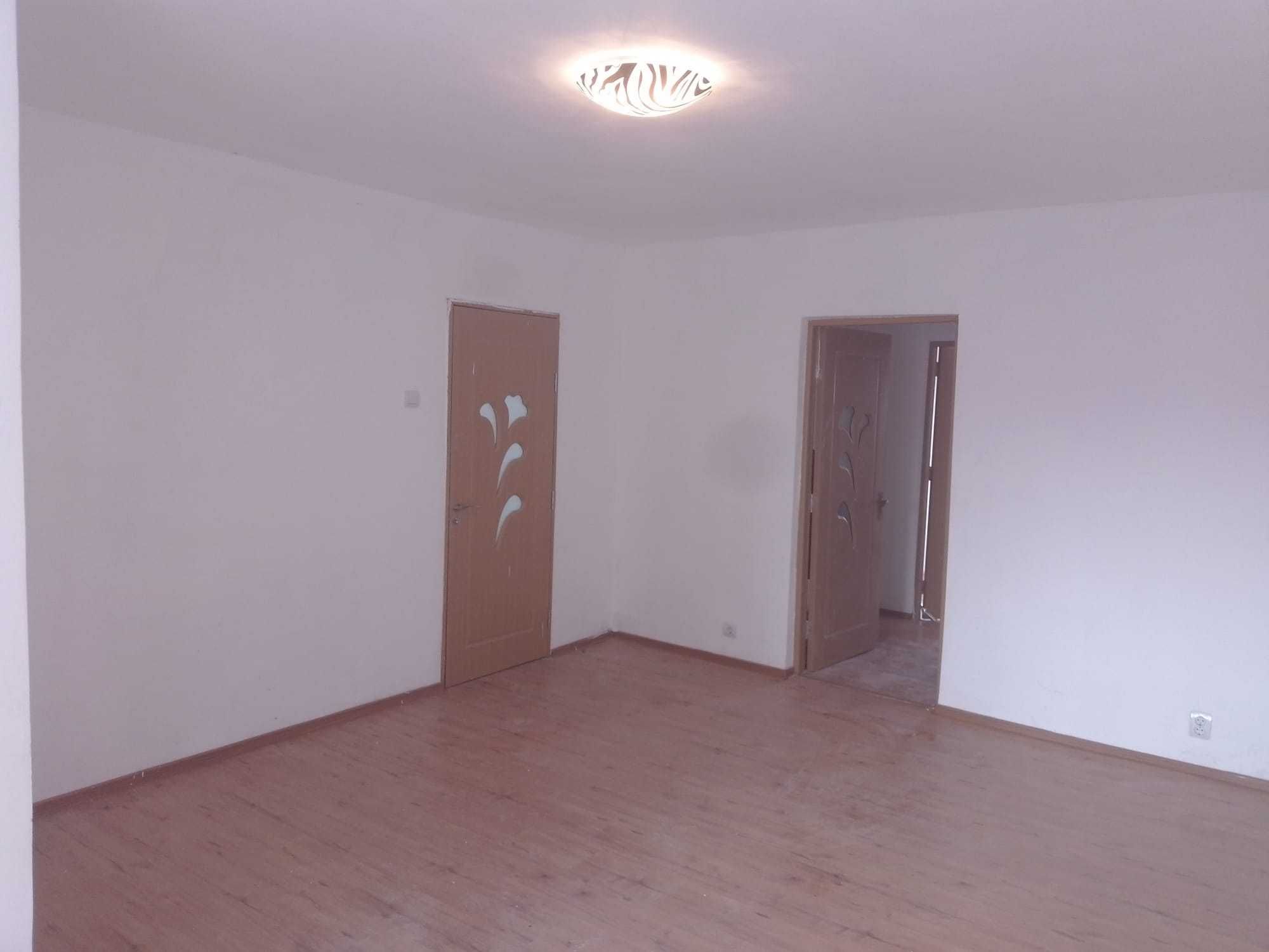 Vand Apartament 2 Camere zona centrala 60mp