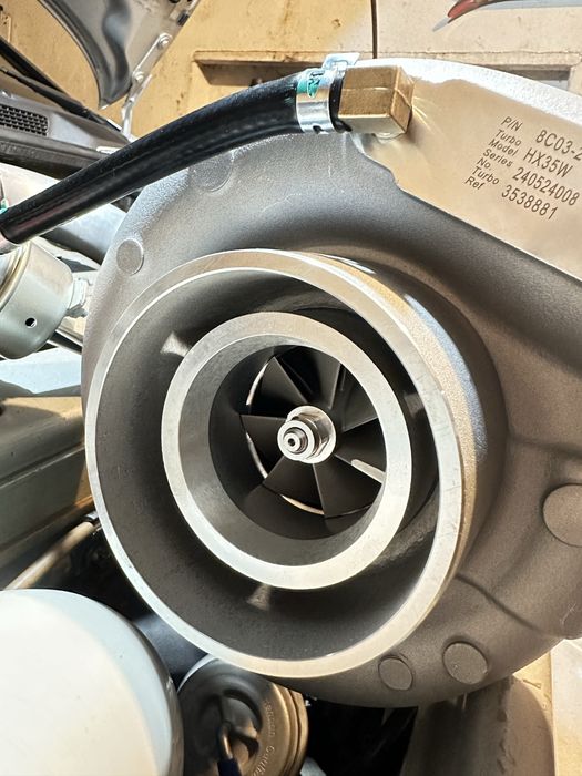 Турбо Holset HX35 чисто ново