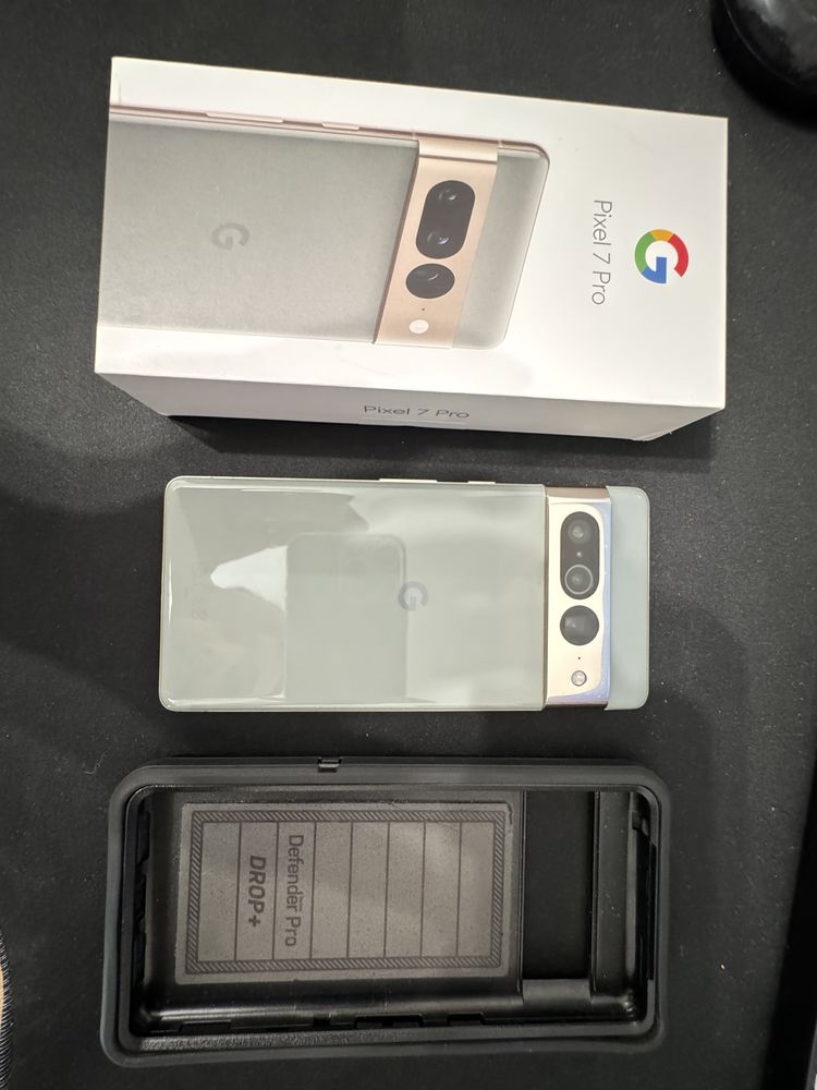 Google Pixel 7 Pro Hazel + Otterbox