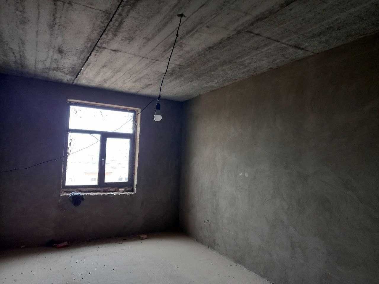 125 kvt kvartira sotiladi