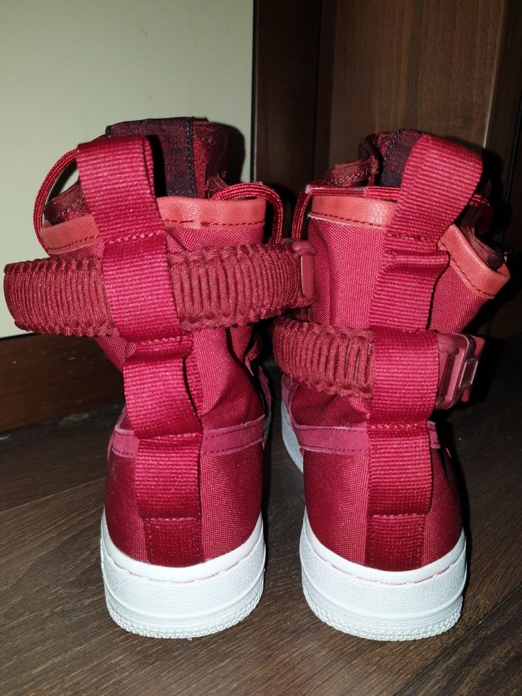 Nike SF/Special Field AF1/Air Force 1 High Red Crush EU36,5