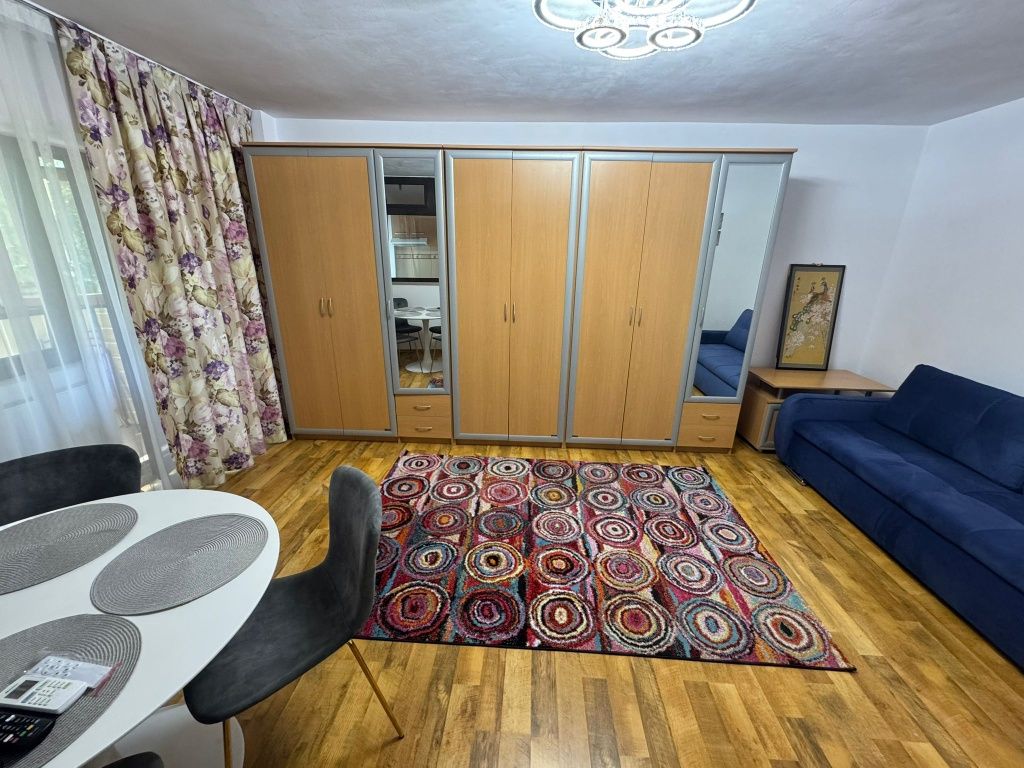 Închiriez garsoniera zona Nerva Traian