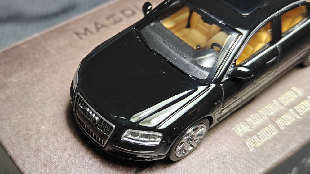 Продам масштабную модель a8 1/64