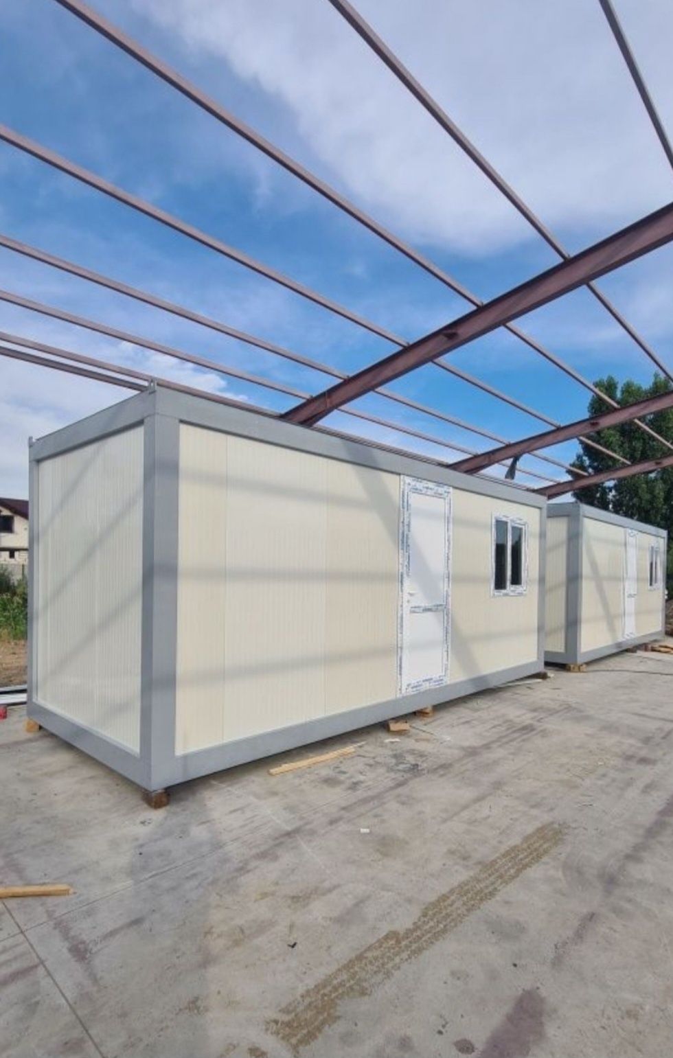Vand containere modulare la super preț
