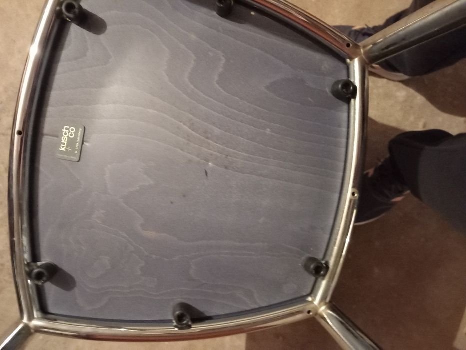 Scaune metalice solide