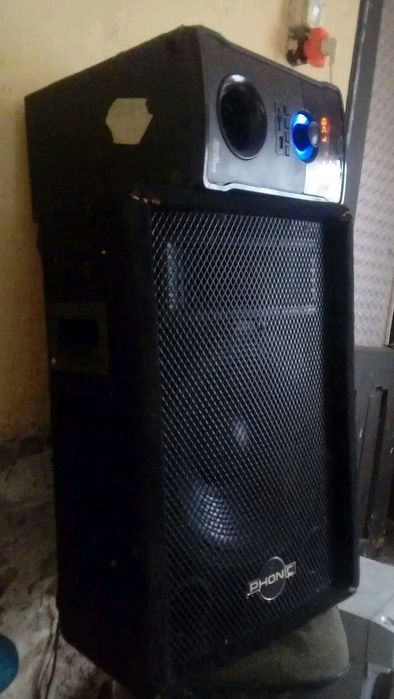 boxa de 300w foarte buna