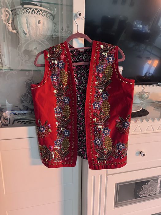 Vând( ilic bunda ) vestă tradițională cusută manual – unicat