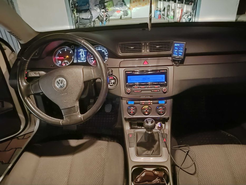 Vând vw passat 2.0 diesel 110 cai bluemotion