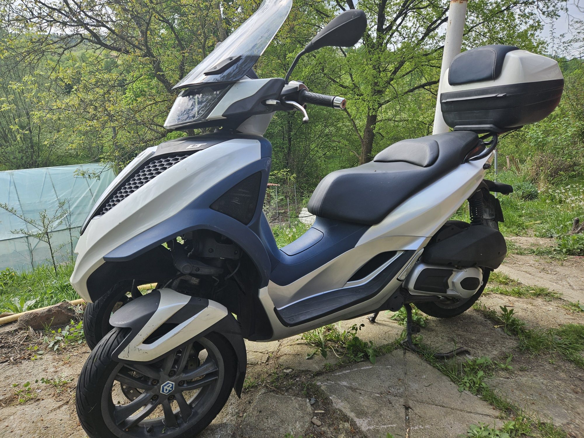 Scuter Piaggio mp3 categoria B