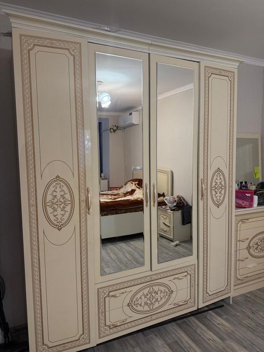 Срочно продам спальню