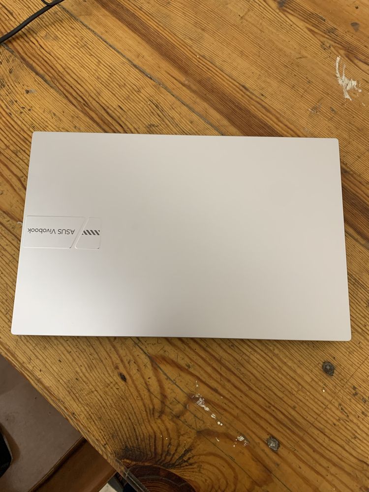Asus VivoBook Core i5 8/512