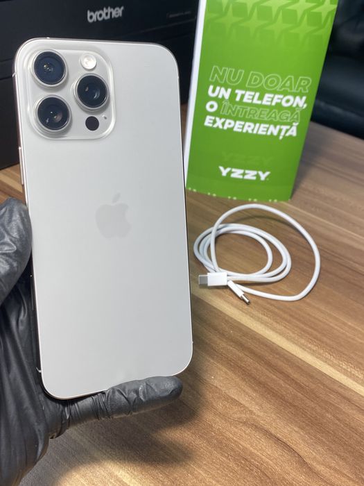 iPhone 16 Pro Max • 256 GB • Natural Titanium