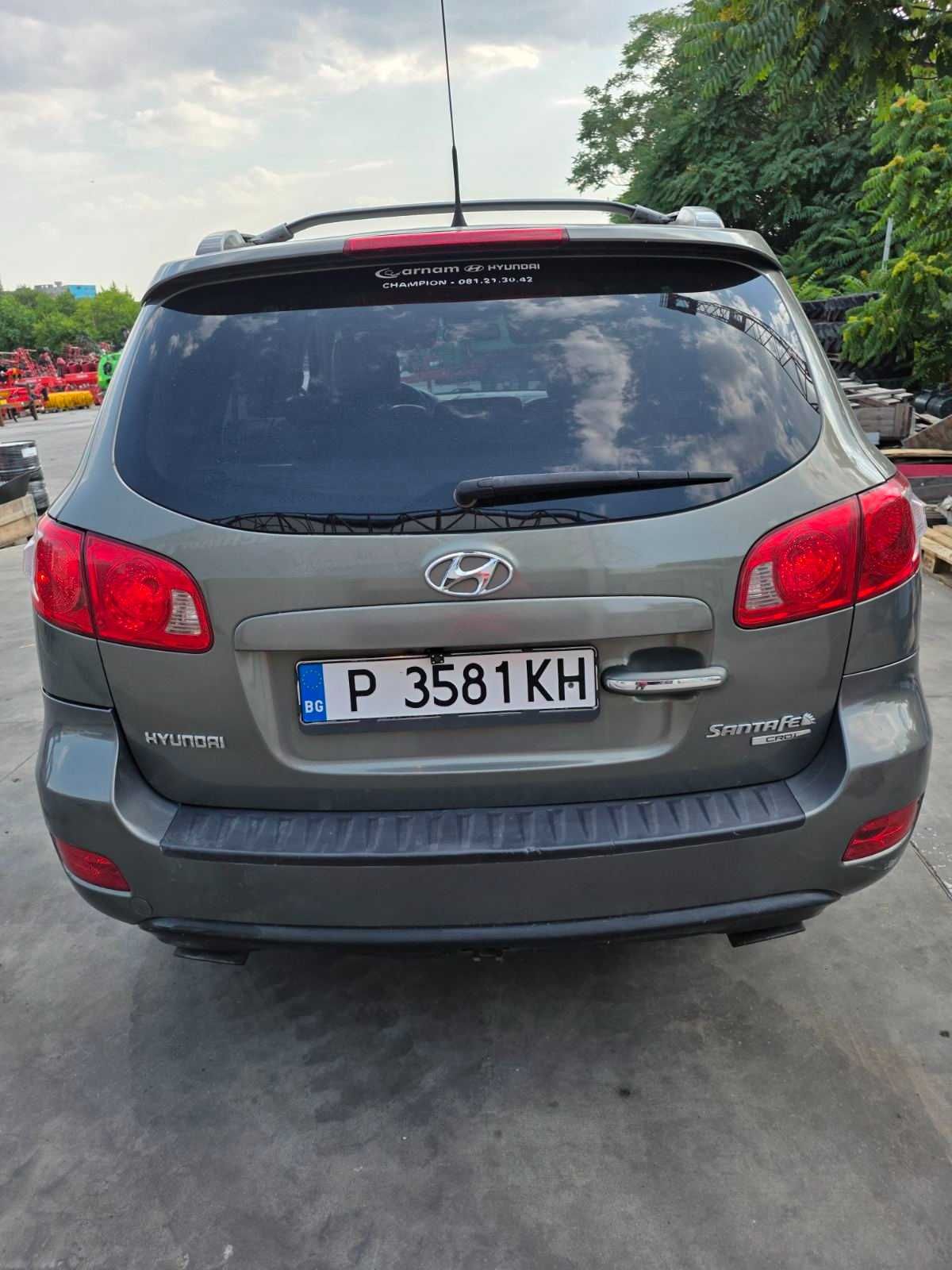 Hyundy 100Santa Fe 2