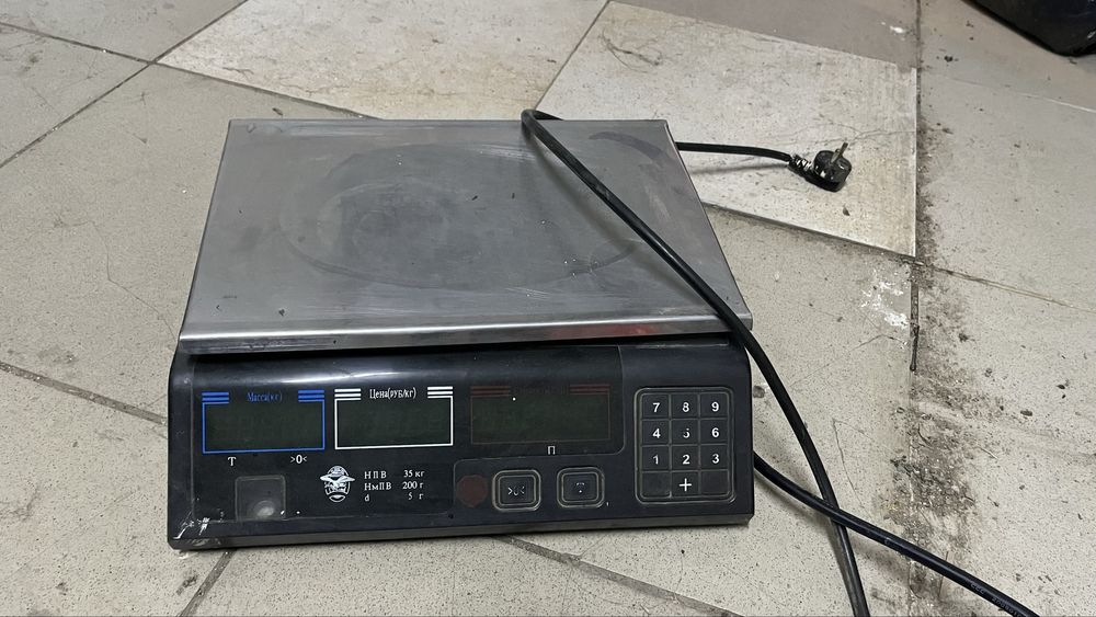 Торговые весы б/у.