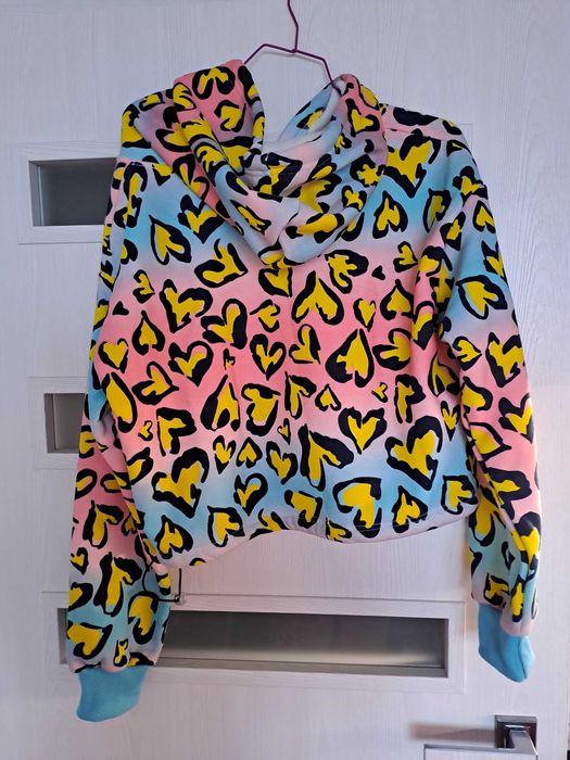 Суичър нов, без етикет