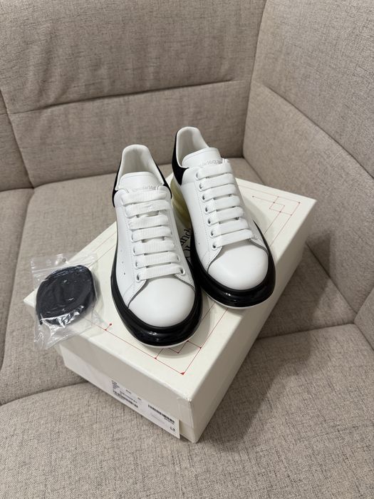 Sneakersi Alexander McQueen , noi , originali, marime 37