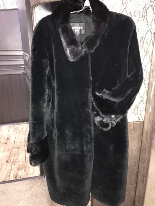 Мутоновая шуба с норкой