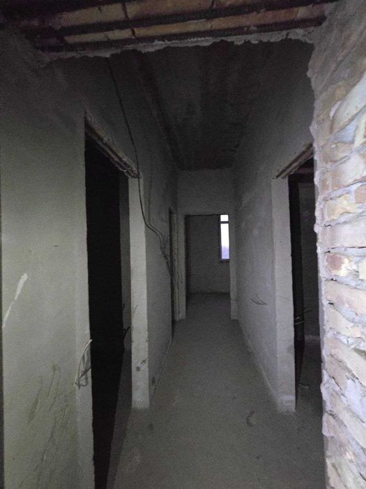 1 хоналик  квартира  4 этаж,  кирпичный дом, северный  24-25 автобаза